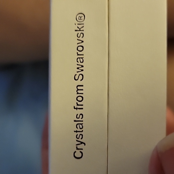 Beautiful Crystal Swarovski Necklace - Picture 3 of 3